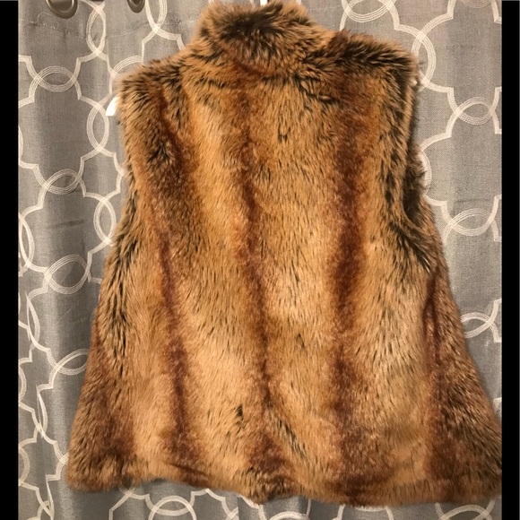 Faux Fur & Suede Reversible Vest - Picture 6 of 7